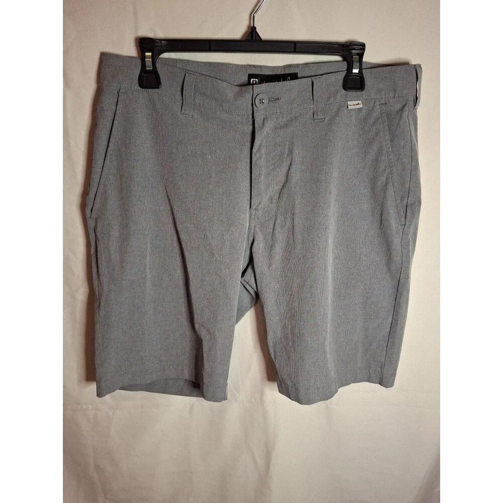 TRAVIS MATHEW Men's Strech Waistband Shorts Ligh Grey Golf Size 32 (1518)